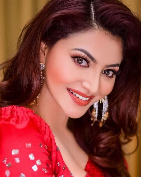 urvashi sexy|URVASHI RAUTELA (@urvashirautela) • Instagram photos and。